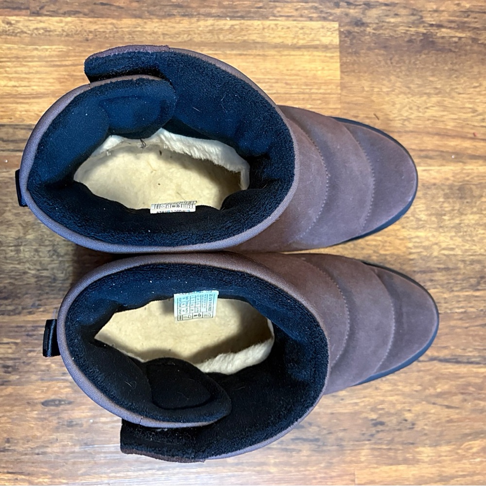 ♥️💖 UGG Classic KLAMUTH MINI SUEDE CLASSIC BOOTS Chocolate Brown EUC - Picture 10 of 16